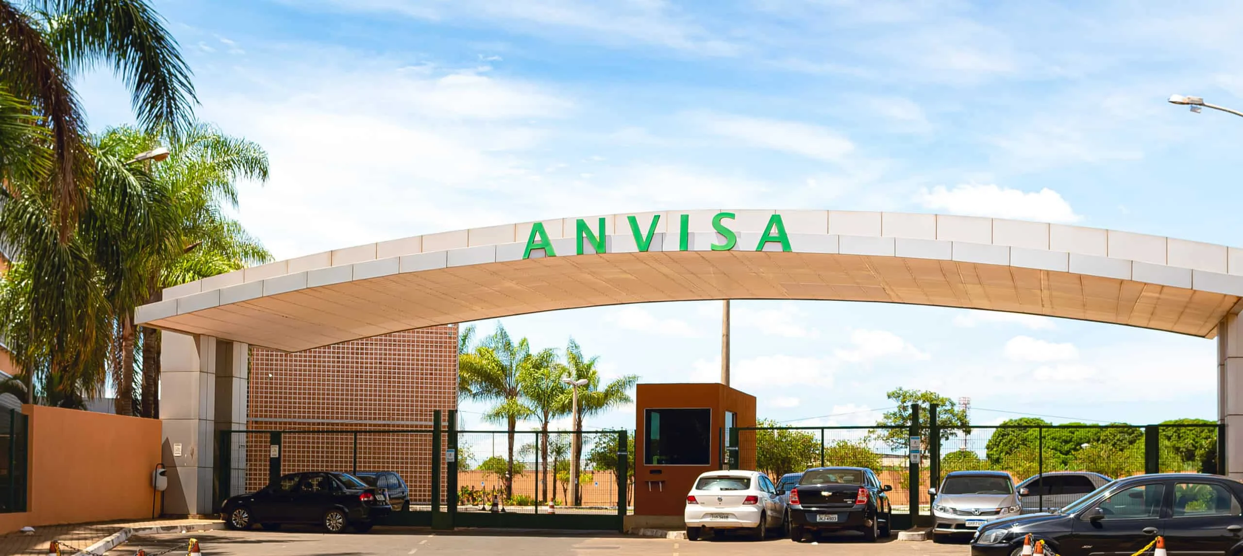 Anvisa proíbe suplementos com ozônio e energéticos da OZT, decisão no DOU ordena apreensão imediata Anvisa proíbe suplementos e energéticos com ozônio