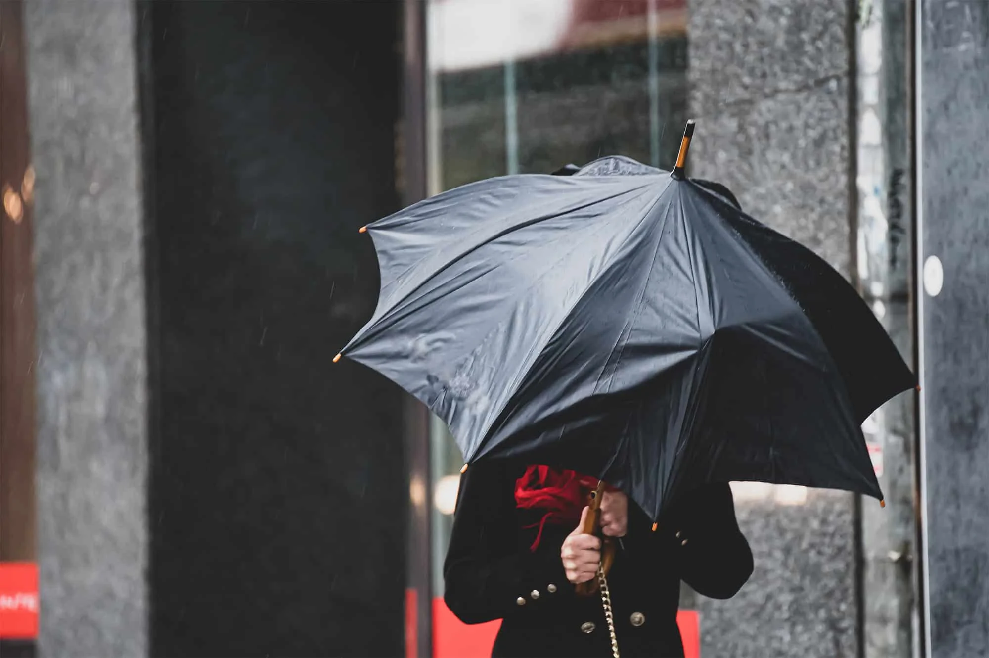Alerta severo da Defesa Civil de SP: ciclone extratropical traz chuva intensa e rajadas de até 115 km/h neste fim de semana SP: Defesa Civil emite alerta severo com risco de chuva e ventos fortes no fim de semana