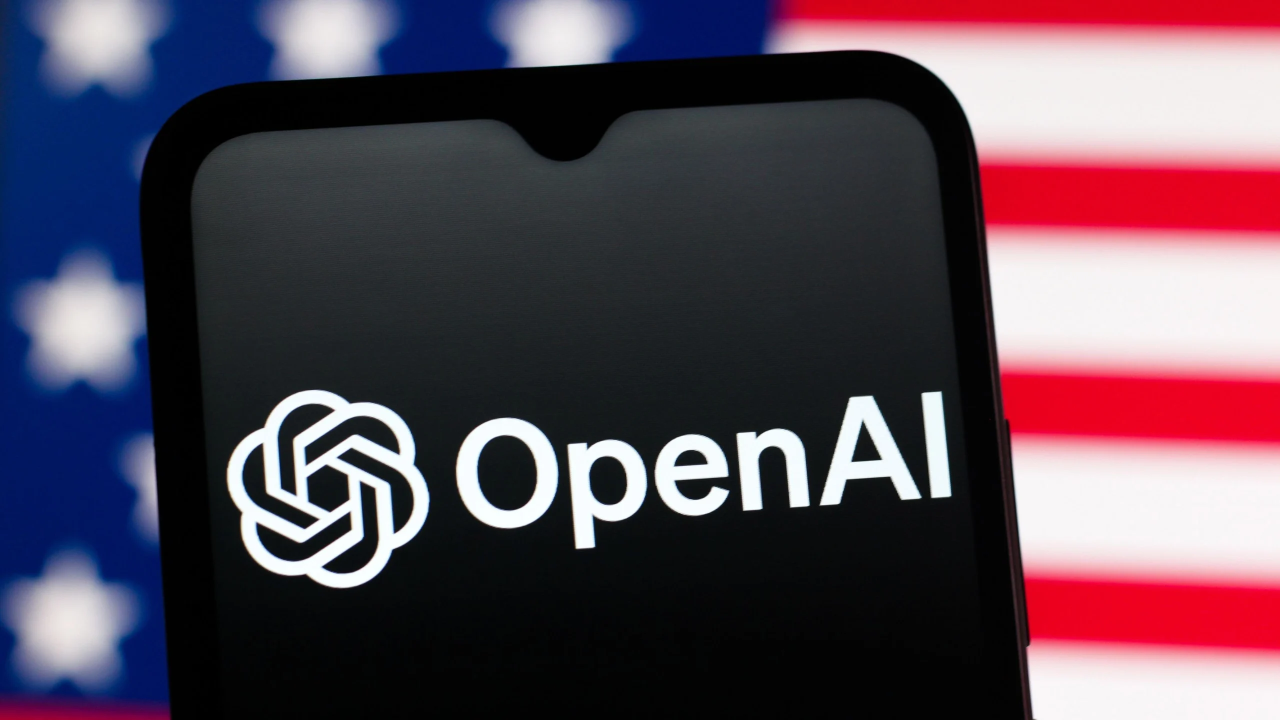 OpenAI pede ampliação do Chips Act para incluir data centers de IA, nega pedido de 'resgate' e mira destravar investimentos privados nos EUA OpenAI pressiona Casa Branca, mas nega buscar 'resgate' do governo; entenda