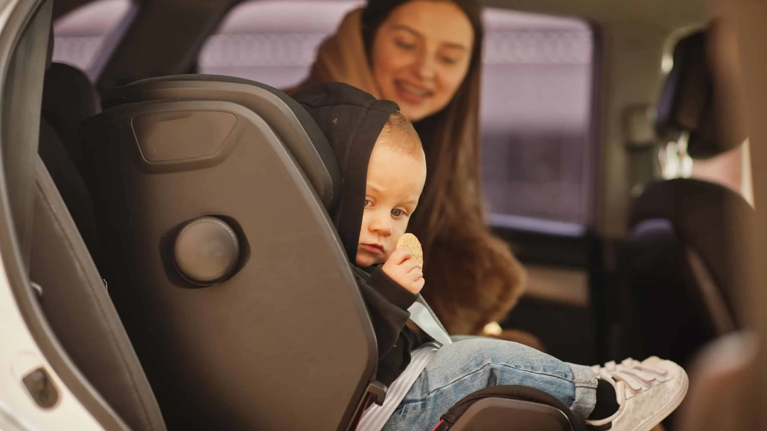 Qual a diferença entre cadeirinha, bebê conforto e assento de elevação?