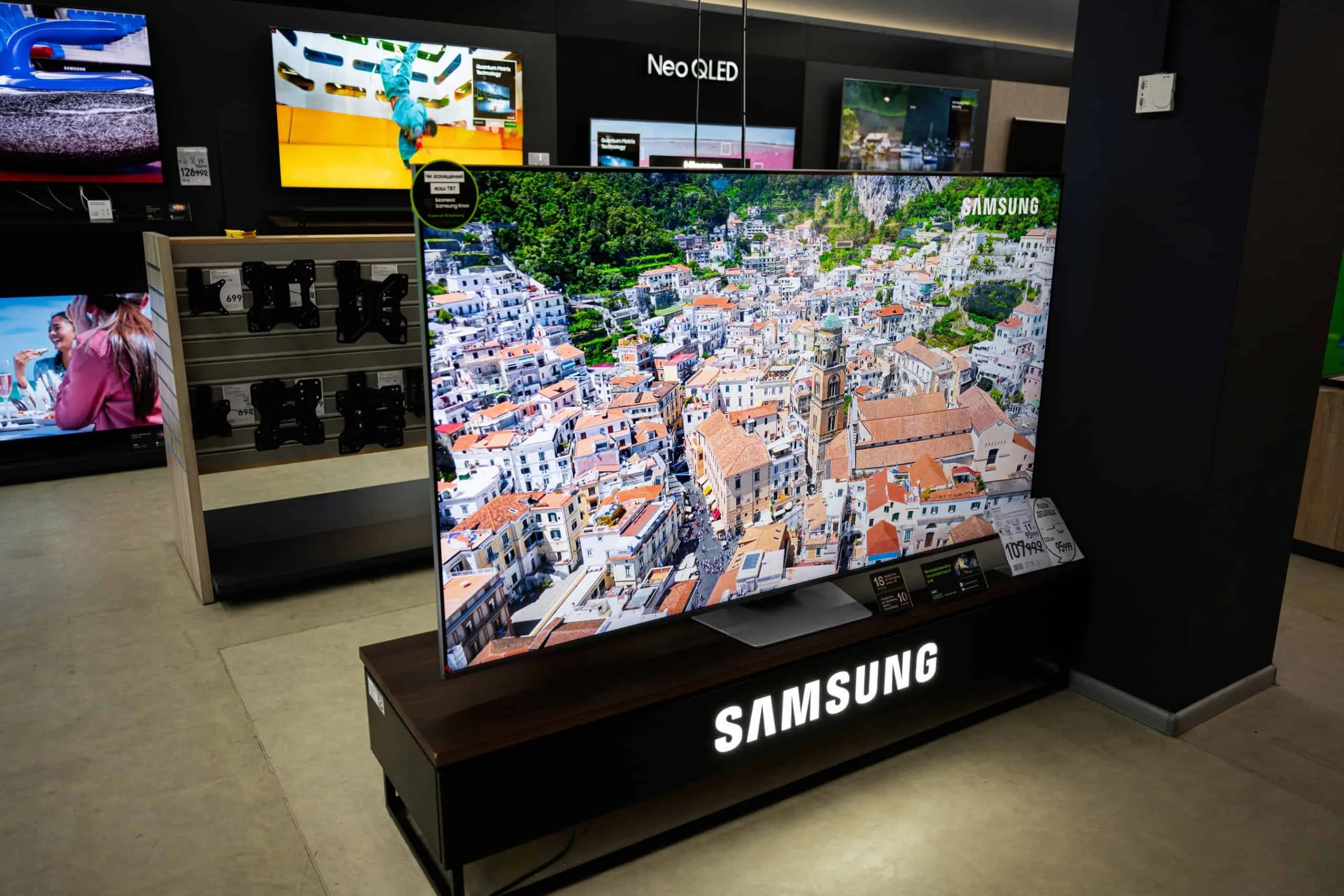 Vision AI Companion da Samsung: IA generativa e Bixby turbinado fazem as smart TVs 2025 conversarem com você Como a Samsung usou IA para fazer smart TVs 'conversarem' com você