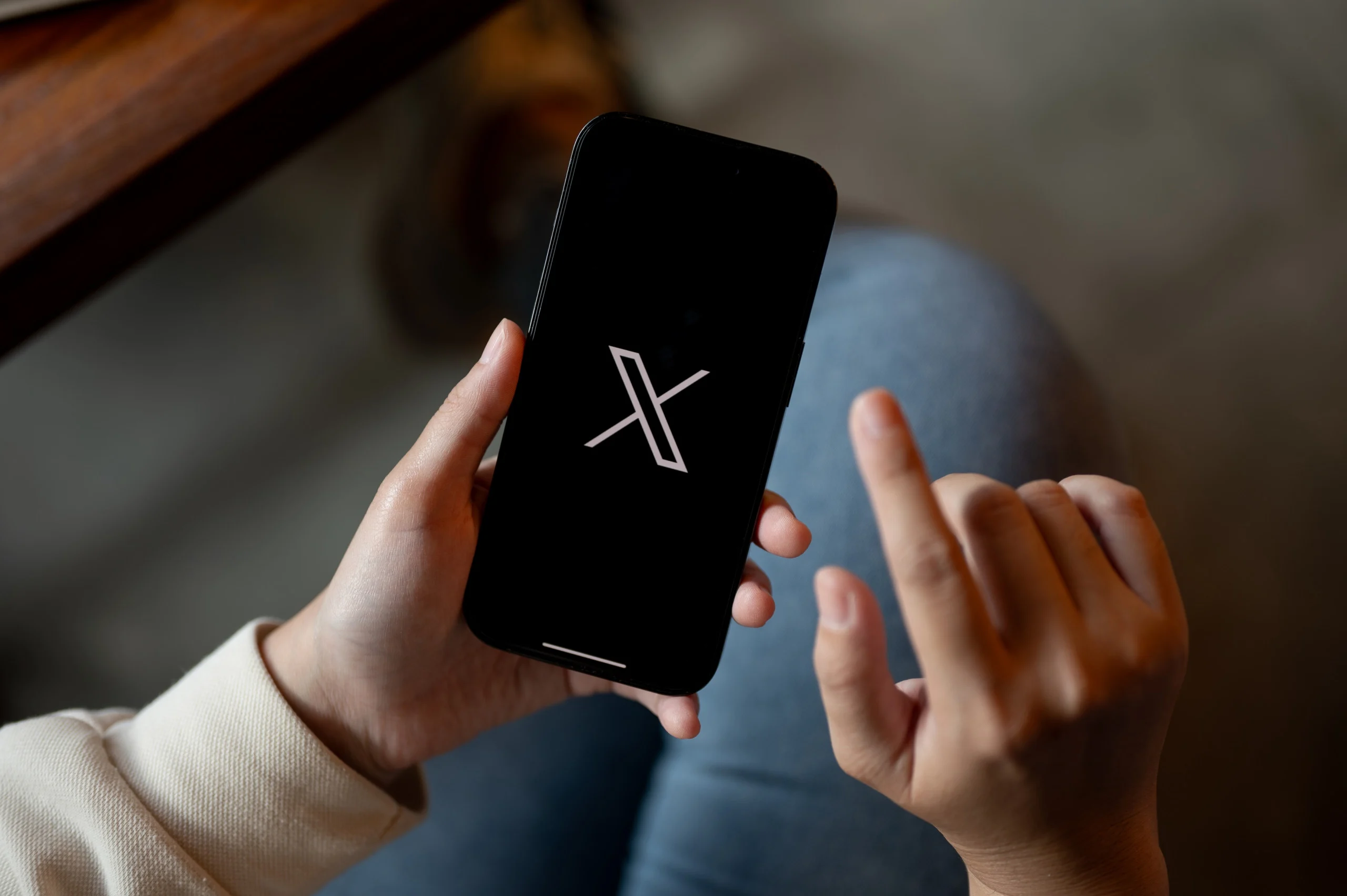 Chat do X chega com criptografia, chamadas e mensagens que desaparecem