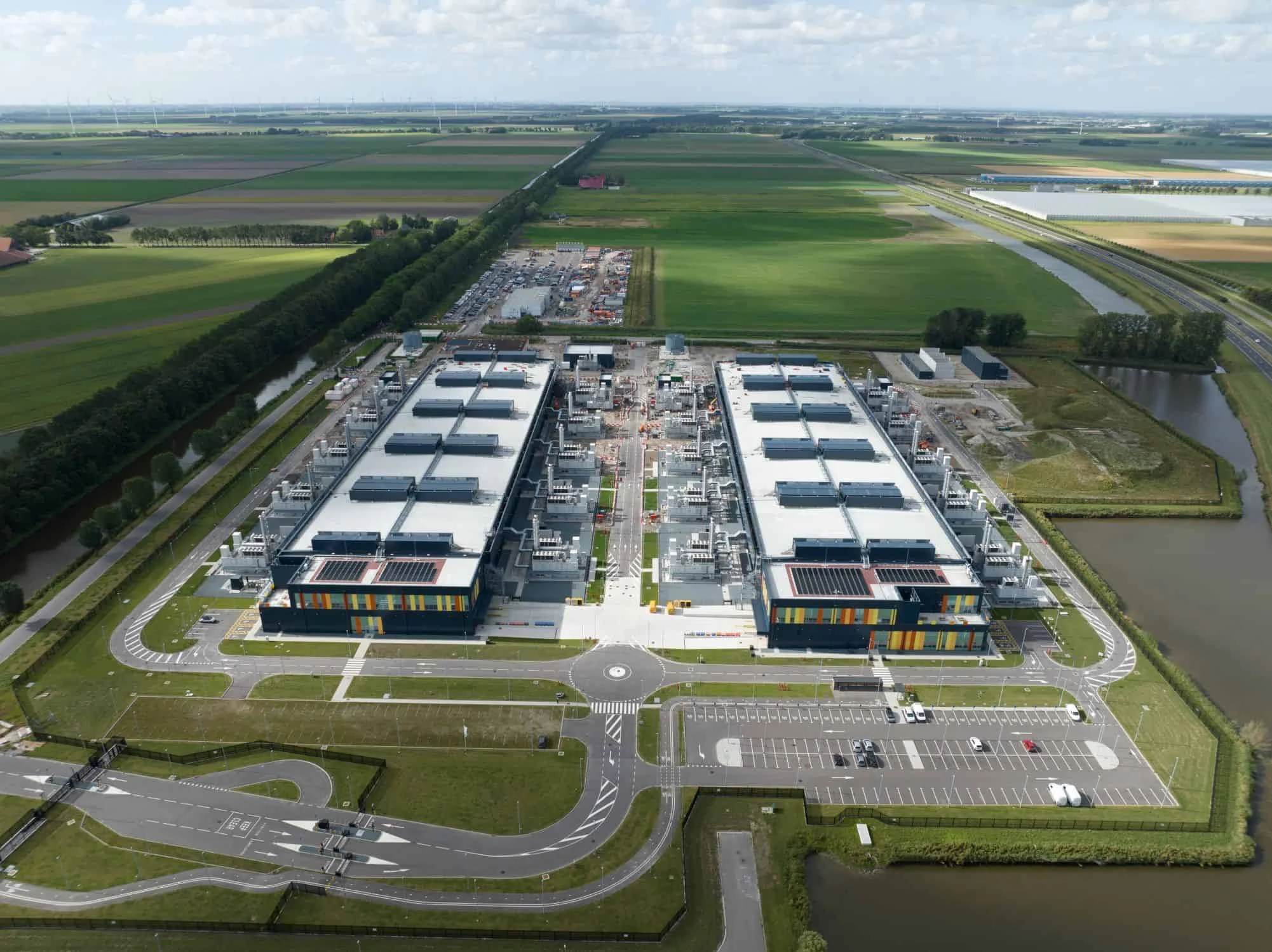 Bitfarm muda foco e acelera plano para data centers de IA até 2027, 341 MW prontos para Nvidia GB300 e promessa de receita acima da mineração de Bitcoin Empresa de Bitcoin vai mudar seu foco para data centers de IA