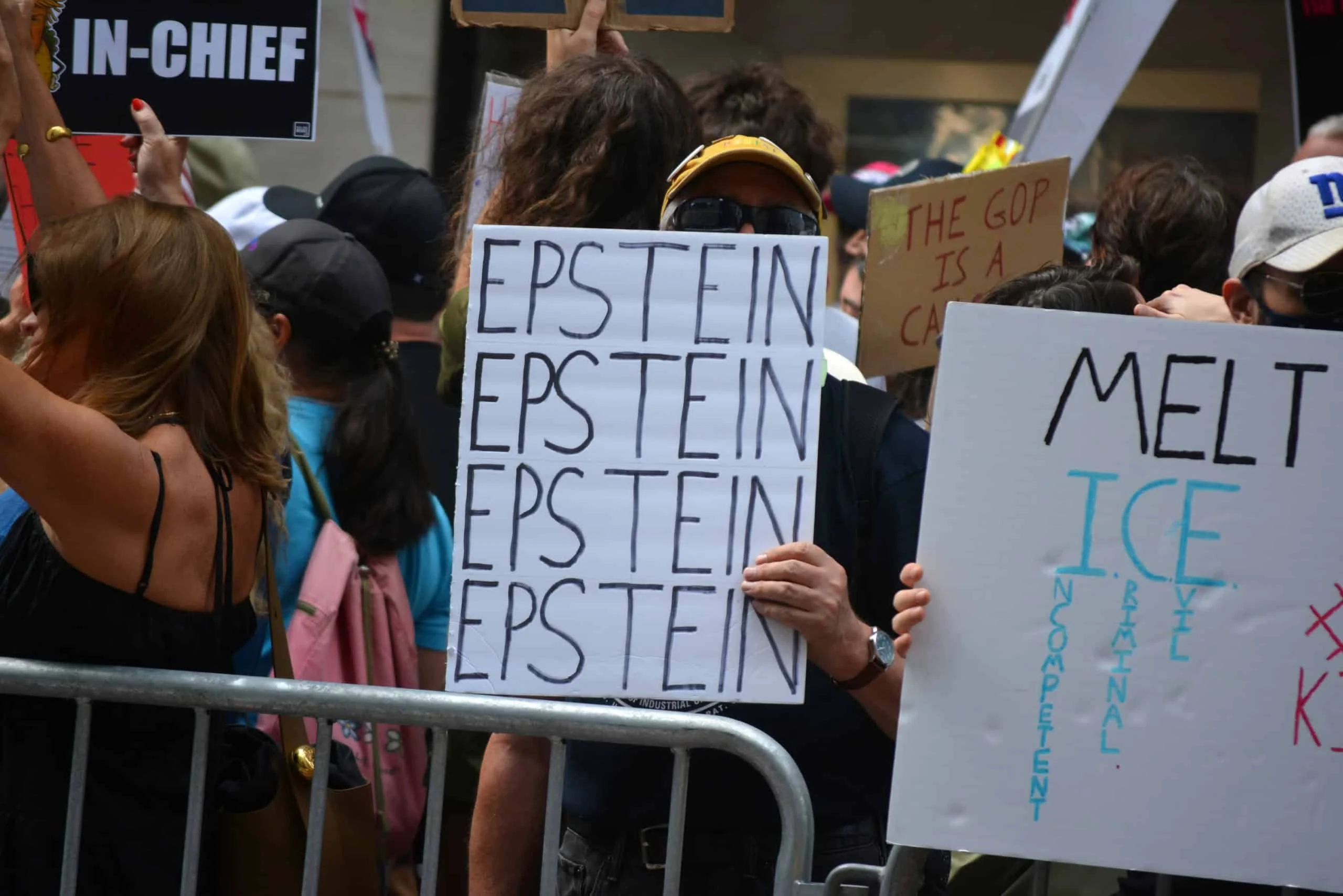 Larry Summers OpenAI: renúncia ao conselho após e-mails do Congresso reavivarem vínculo com Jeffrey Epstein e ampliarem pressão política Executivo deixa conselho da OpenAI após novos documentos revelarem vínculo com Epstein