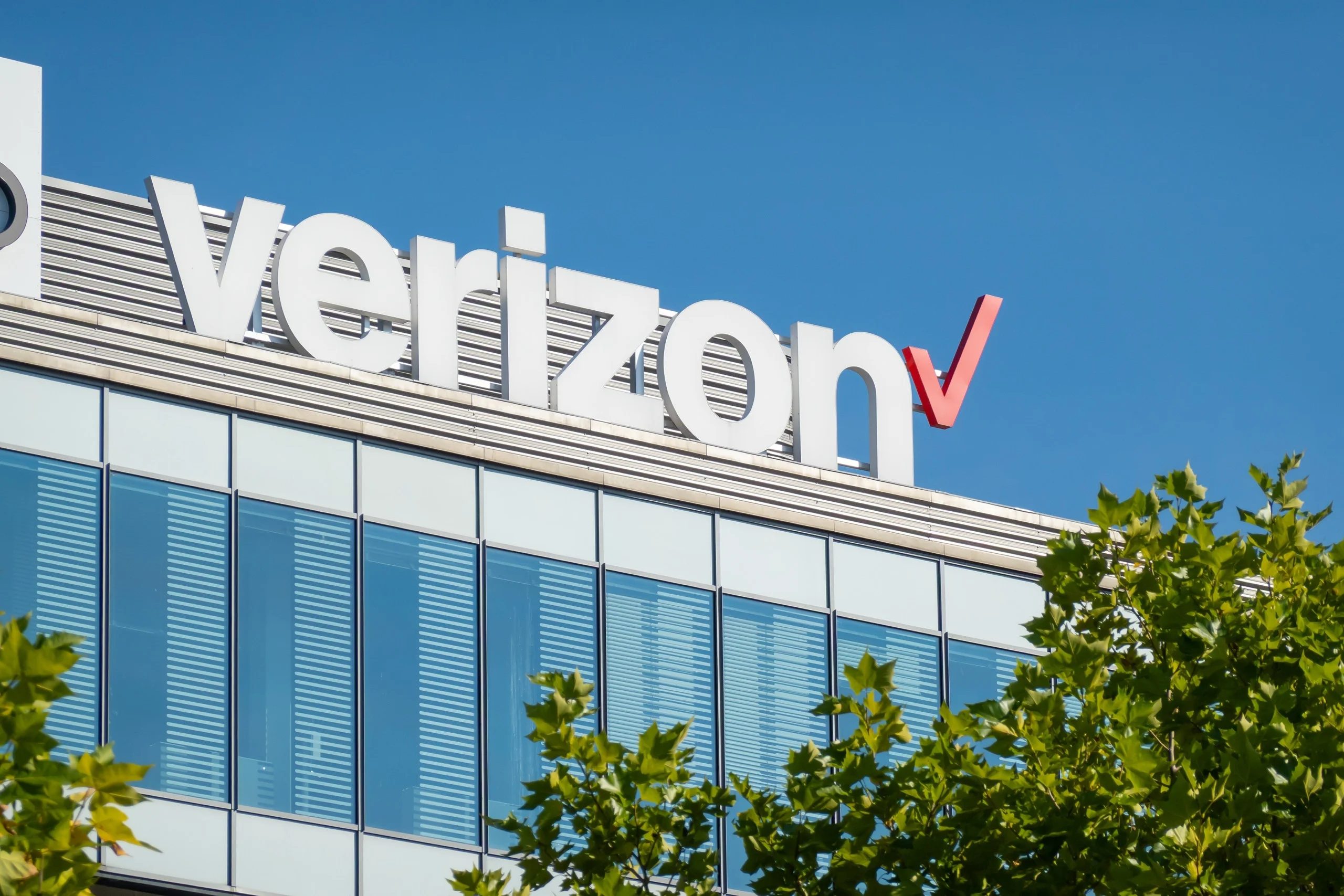 Verizon: operadora dos EUA anuncia cortes de 13 mil funcionários