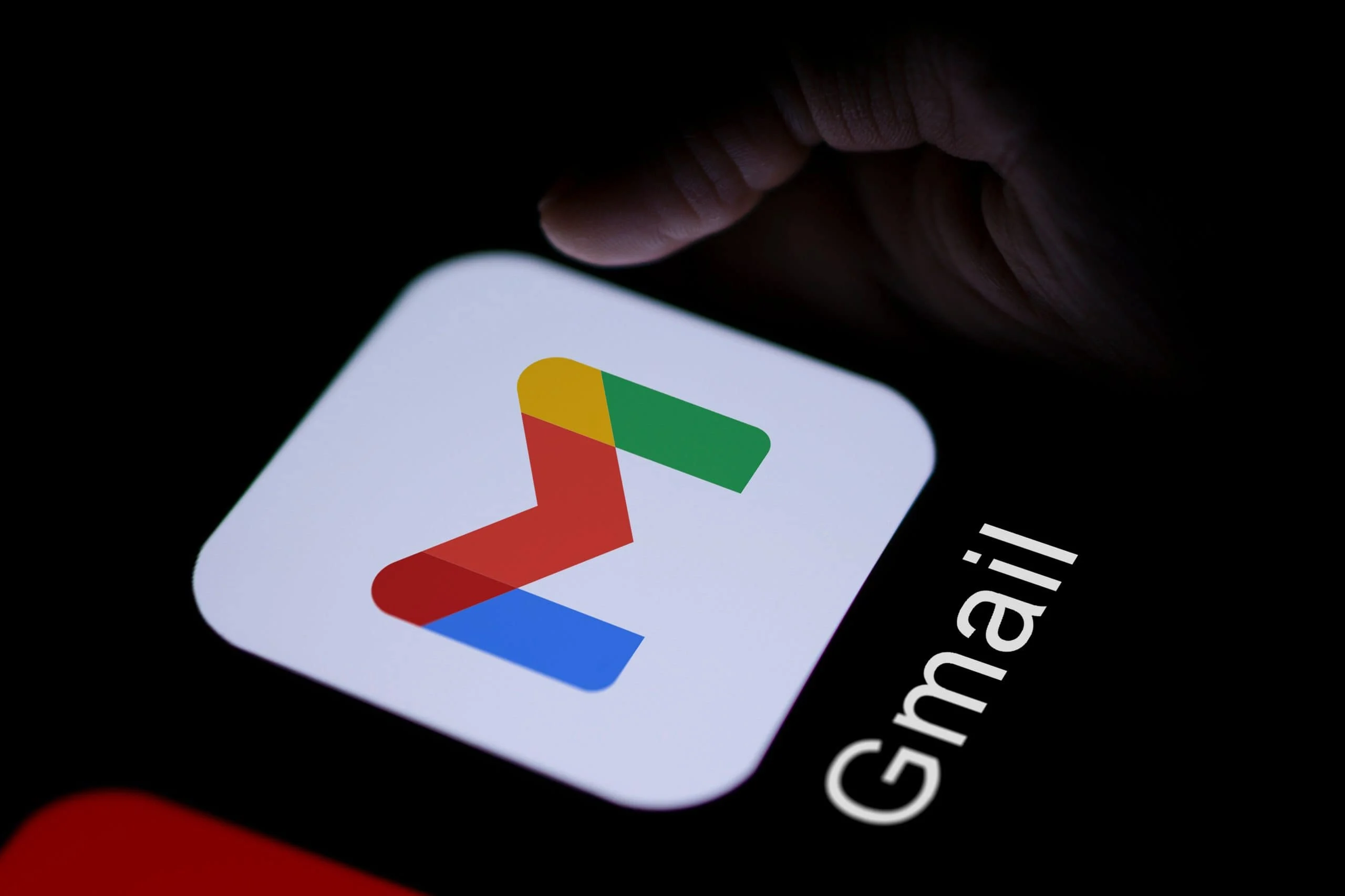 Google desmente que e-mails do Gmail treinam a IA do Gemini, entenda a polêmica e o que ajustar nas suas configurações Google nega rumores de usar e-mails dos usuários para treinar IA do Gemini