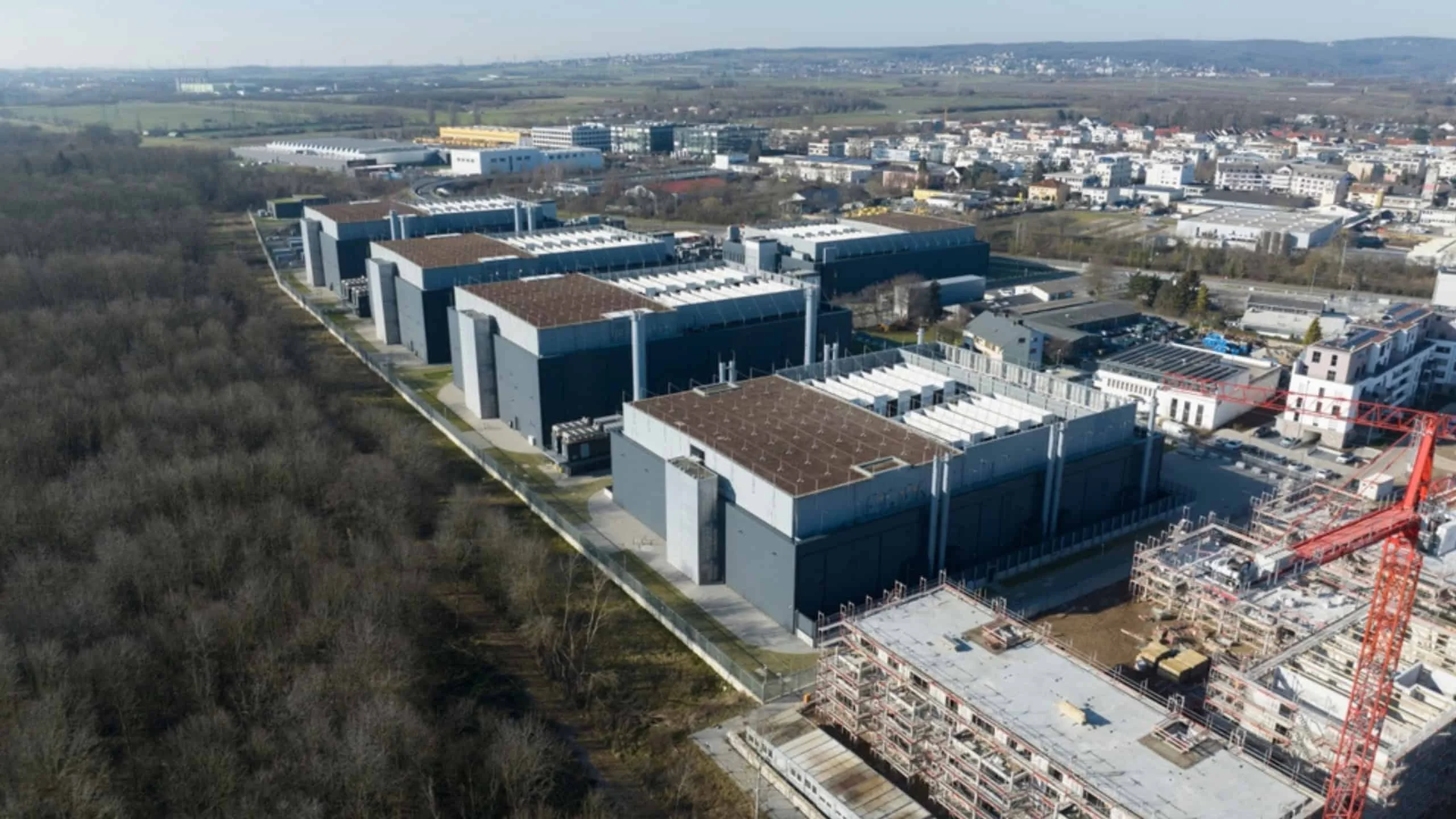 Soberania digital: Alemanha inicia megacentro de dados de € 11 bilhões em Lübbenau para turbinar IA com até 100 mil GPUs e reforçar a proteção de dados europeus Alemanha aposta em novo centro de dados para alcançar a “soberania digital”