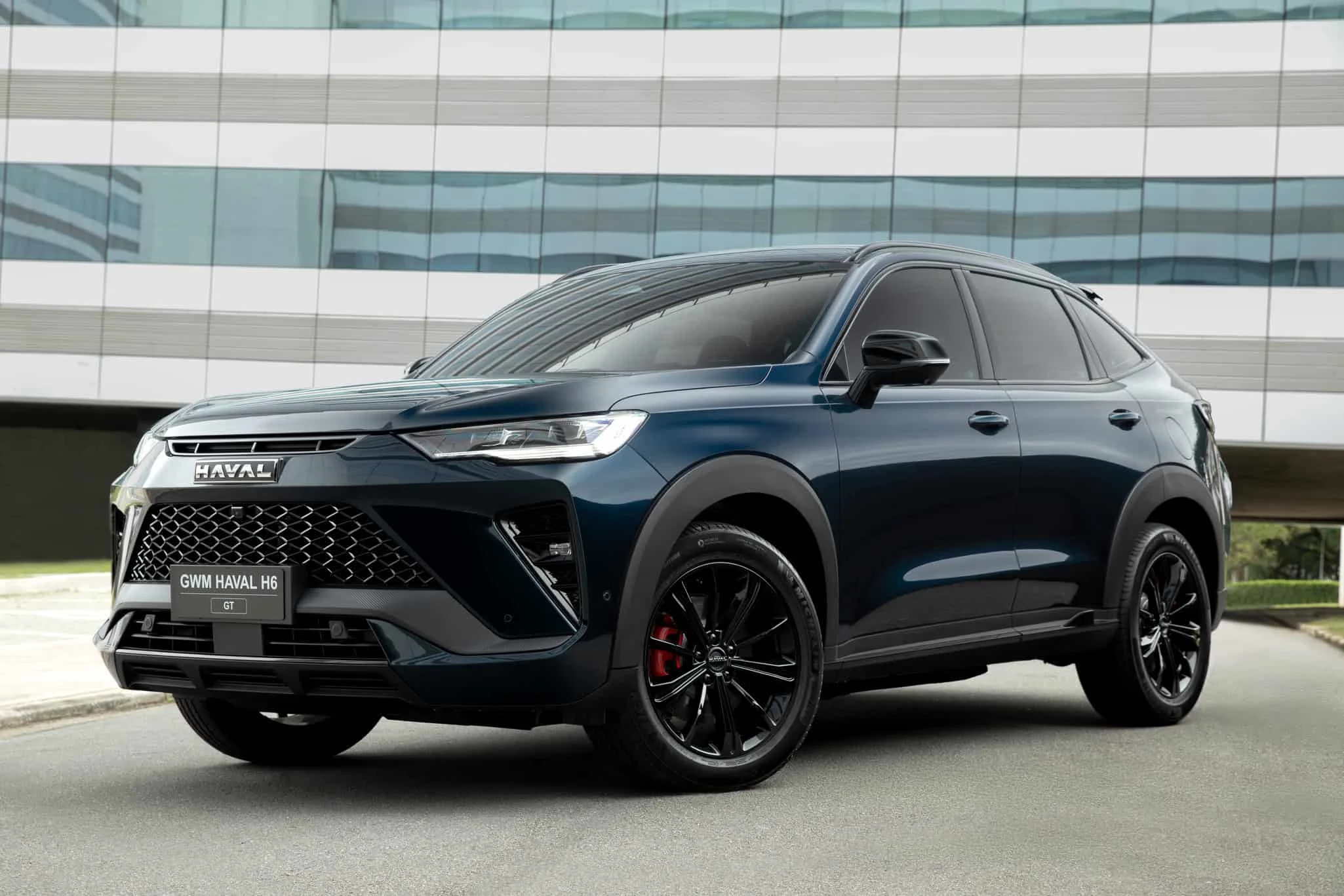 GWM Haval H6 2025 estreia no Brasil com nova linha híbrida, preços a partir de R$ 223 mil e autonomia elétrica de até 170 km GWM: nova família Haval H6 chega ao Brasil com preço inicial de R$ 223 mil
