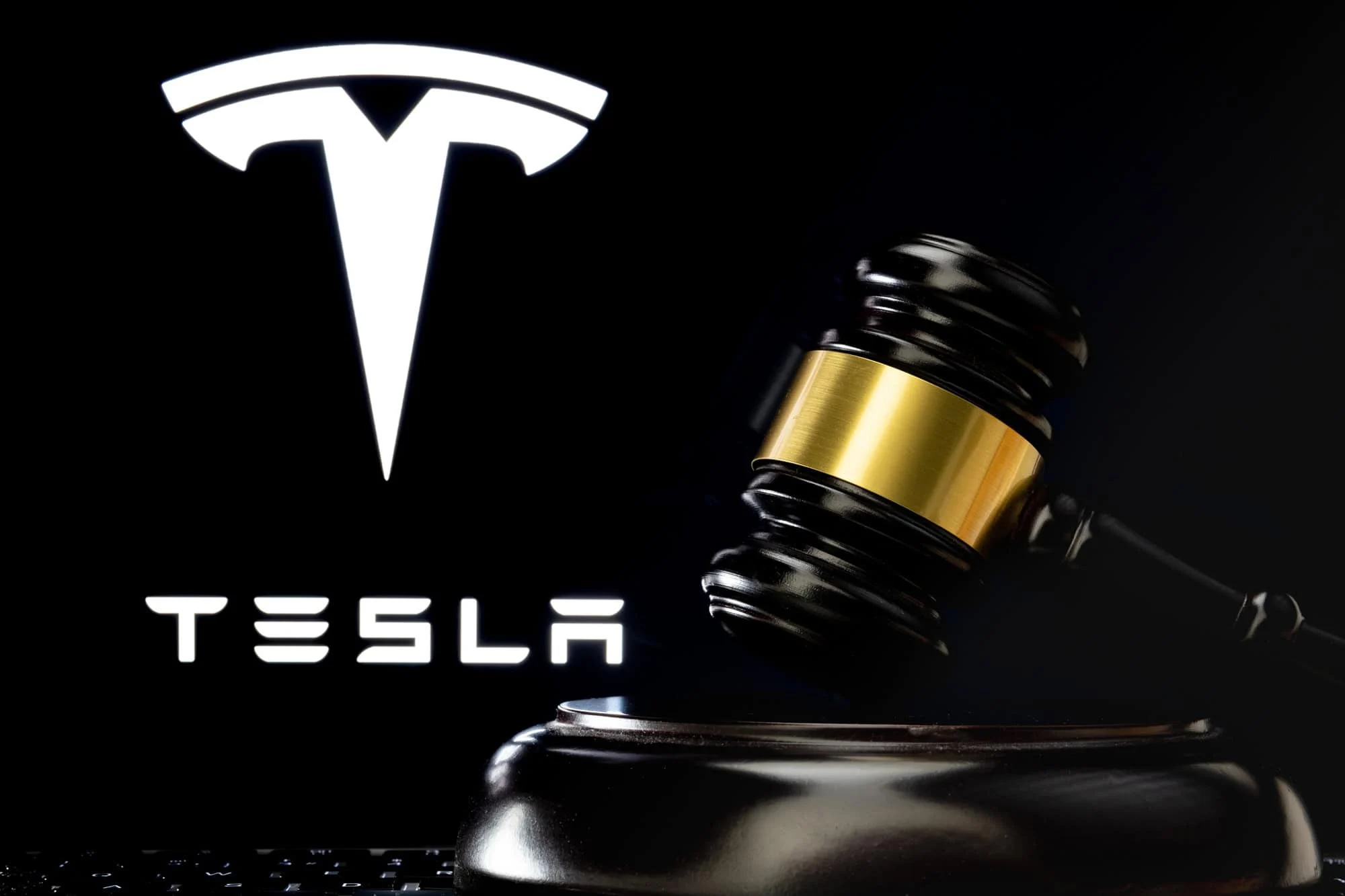 Tesla fecha novo acordo judicial após acidente envolvendo Autopilot no Texas, em meio a pressão da NHTSA e recall do sistema Tesla fecha novo acordo judicial após acidente envolvendo Autopilot