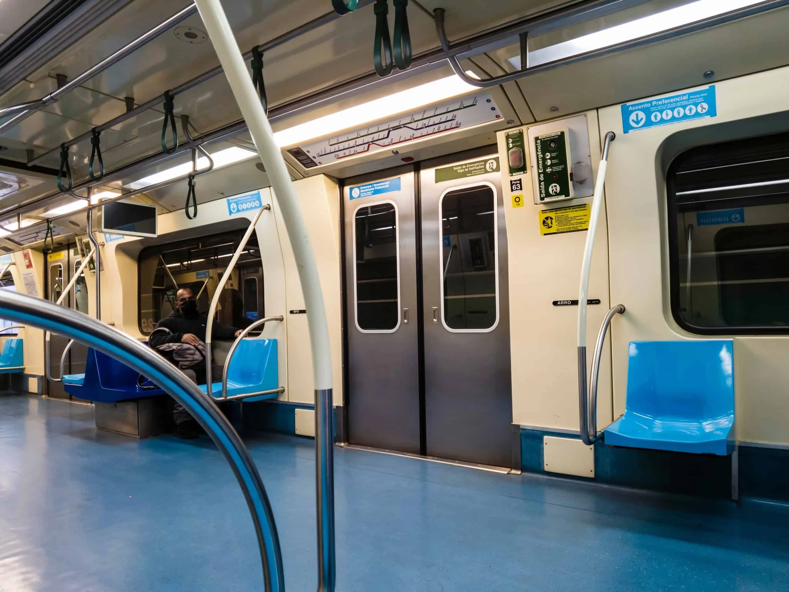 Metrô de SP torna todos os assentos preferenciais em novembro para promover gentileza, veja como a campanha funciona e o impacto para os passageiros Metrô de SP aumenta assentos preferenciais por conscientização; entenda