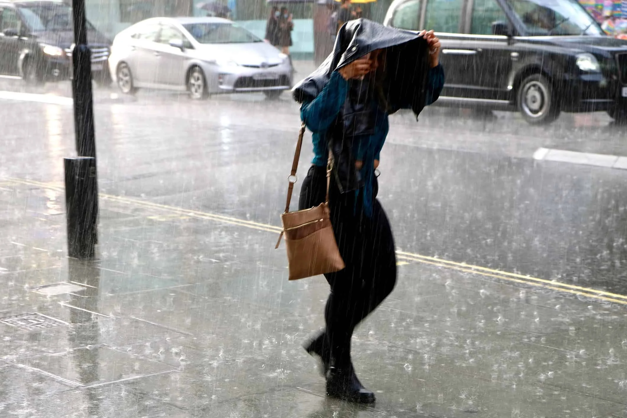INMET alerta de tempo severo no fim de semana, frente fria e ciclone devem levar granizo, ventos acima de 100 km/h e risco de tornados no Sul, Centro-Oeste e Sudeste INMET alerta para tempo severo no fim de semana; confira