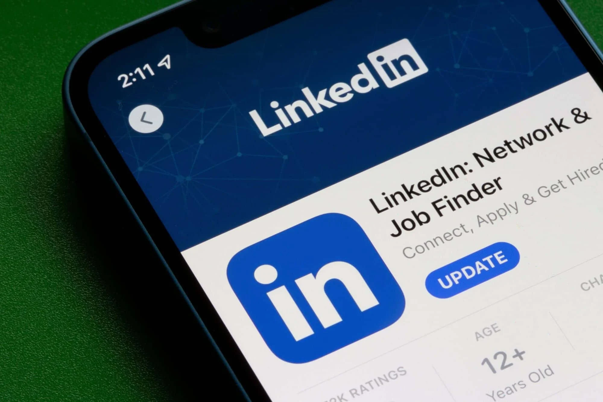 Busca com IA no LinkedIn em 2025: nova pesquisa em linguagem natural acelera networking e conexões com investidores e especialistas Busca com IA transforma o networking no LinkedIn