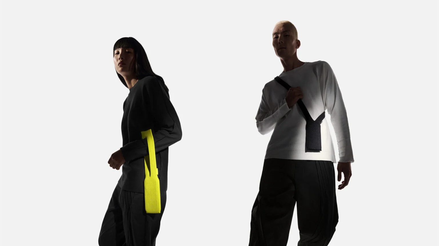 iPhone Pocket da Apple: bolsa de tricô em parceria com Issey Miyake traz preço, cores e data de lançamento, mas sem previsão no Brasil Apple mira no fashion e apresenta bolsinha para iPhone • Tecnoblog