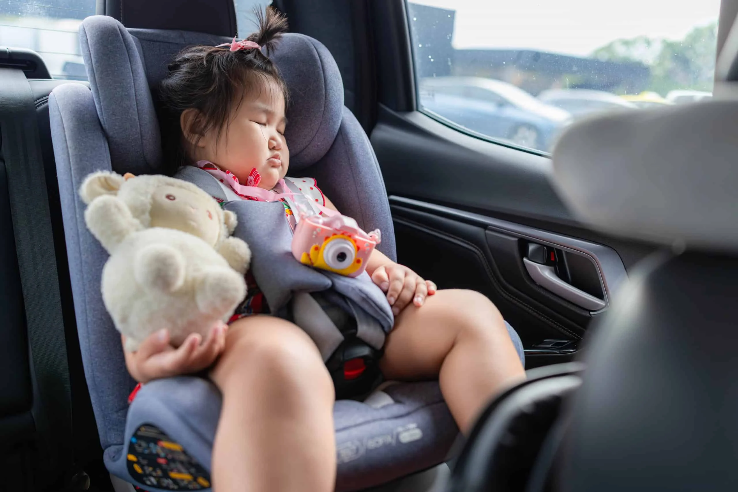Onde posicionar a cadeirinha no banco de trás do carro: assento central, ISOFIX e o que diz o CTB para máxima segurança infantil Onde posicionar a cadeirinha no banco de trás do carro?