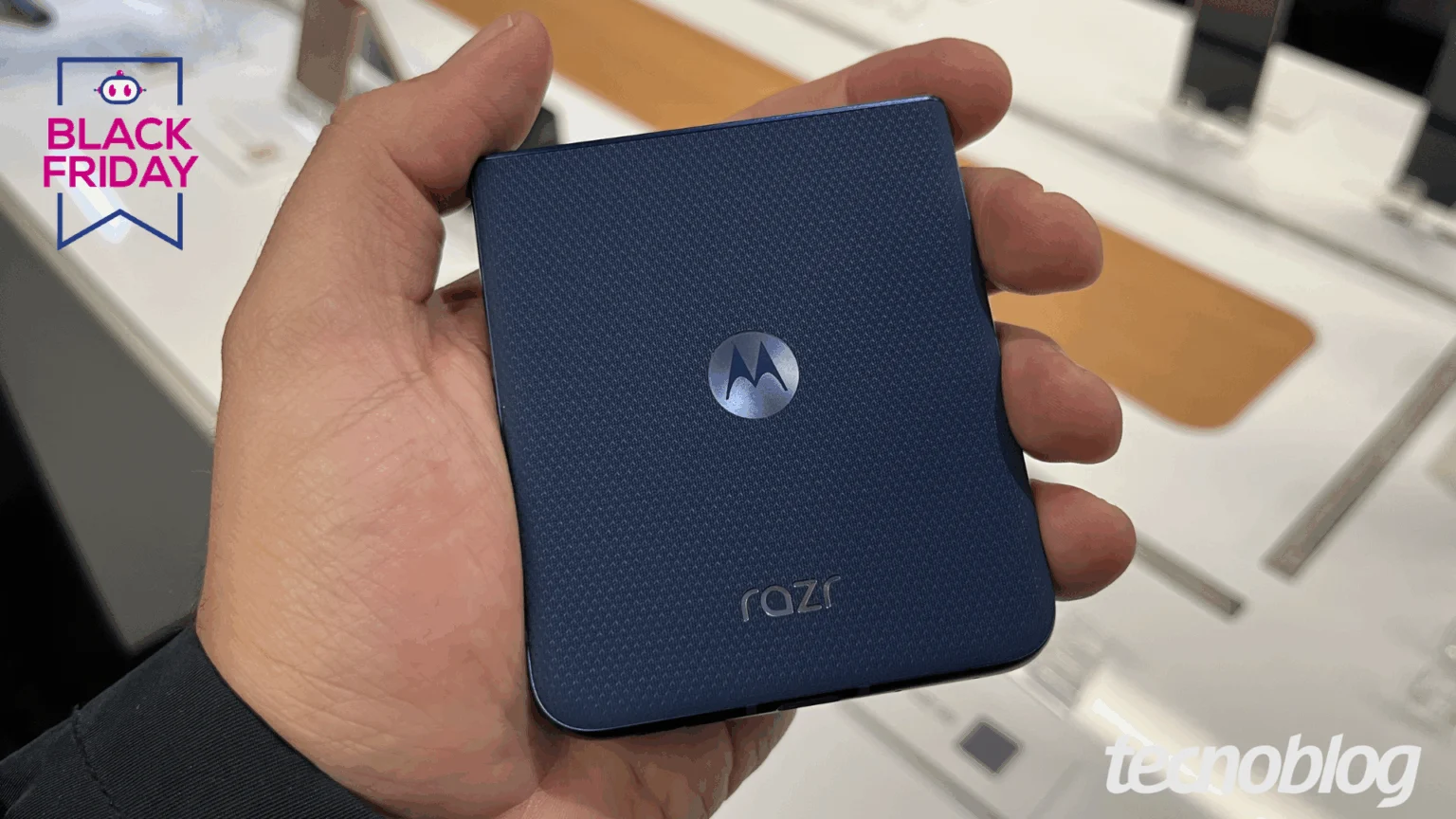 Black November no Magalu: Motorola Razr 60 cai ao menor preço histórico com cupom NOVEMBRO5, tela AMOLED de 6,9 polegadas e RAM Boost Black November: Motorola Razr 60 tem oferta histórica com cupom no Magalu • Tecnoblog