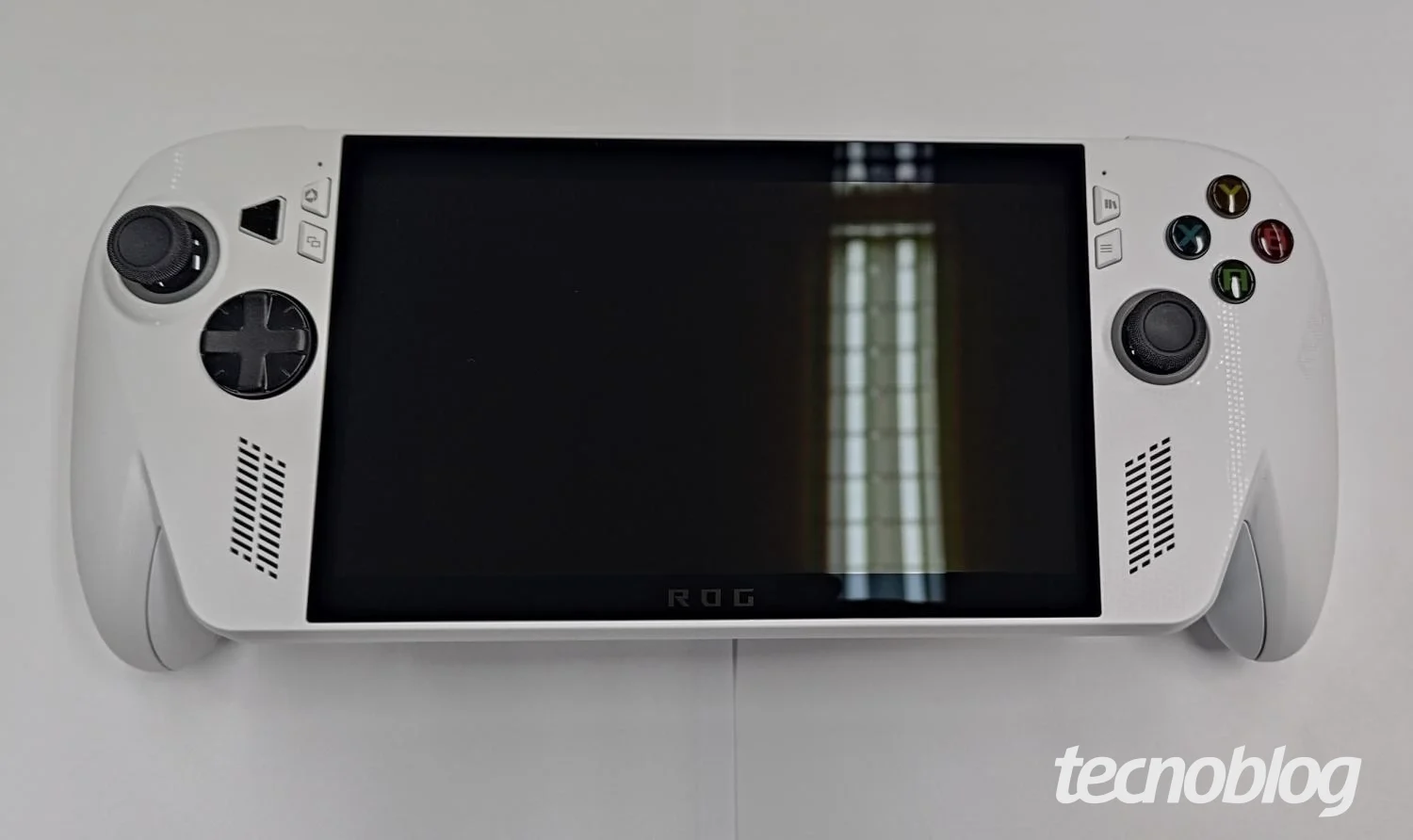 ROG Xbox Ally recebe homologação e se junta à versão X no Brasil • Tecnoblog