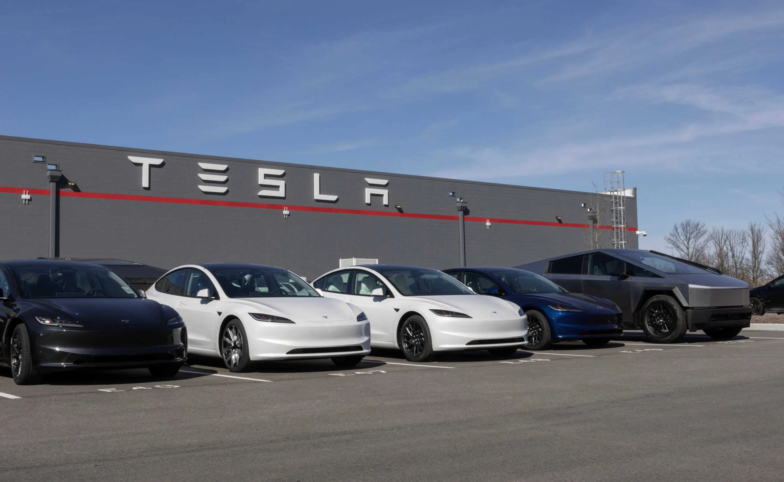 Direção autônoma na China: Elon Musk prevê aval total do FSD da Tesla até março de 2026, após aprovação parcial e queda de participação no país Tesla: Elon Musk prevê aprovação total da direção autônoma na China em 2026
