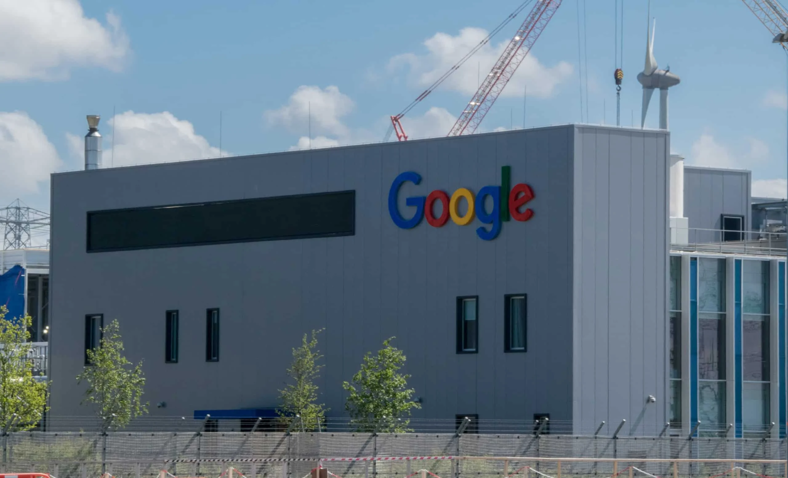 Google avança com centro de IA na Ilha Christmas, mas migração de milhões de caranguejos e licenças ambientais podem atrasar cabo submarino Google enfrenta migração de milhões de caranguejos para erguer centro de IA
