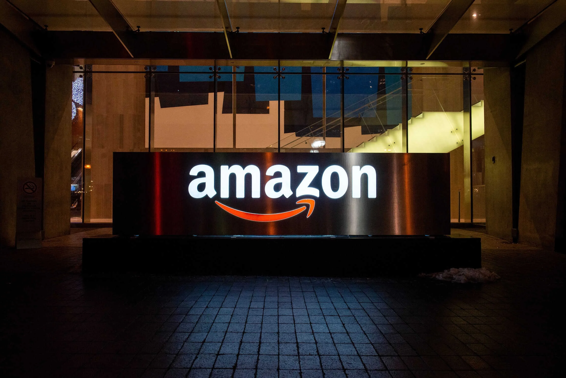 Amazon vai bloquear aplicativos piratas no Fire TV Stick: quando começa, como será o alerta e o que muda no Brasil Amazon vai bloquear aplicativos piratas no Fire TV Stick